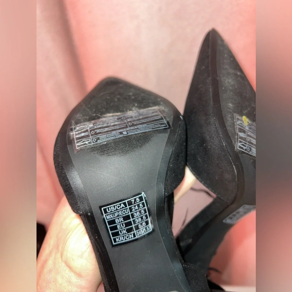 NWOT FOREVER 21 BLACK SUEDE PUMPS - Picture 8 of 8
